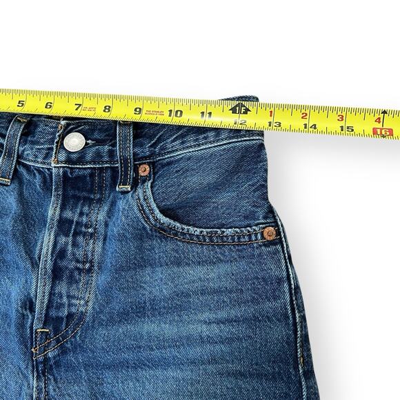 Levi's Premium RIBCAGE Shorts Blue Button-Fly Frayed Hem Womens Size 25 - Picture 7 of 9